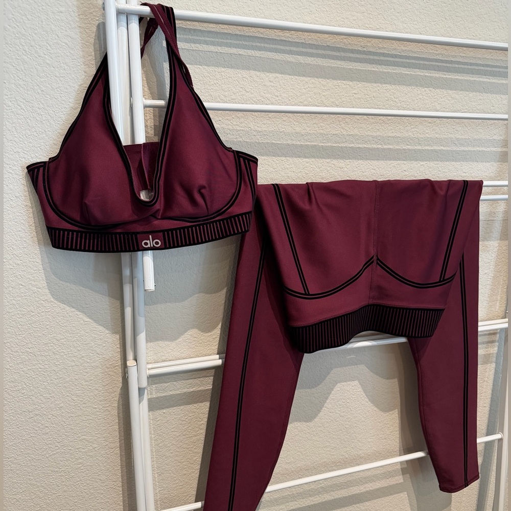 ALO Yoga Burgundy Set